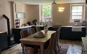 Stunning 2-Bedroomed Cottage